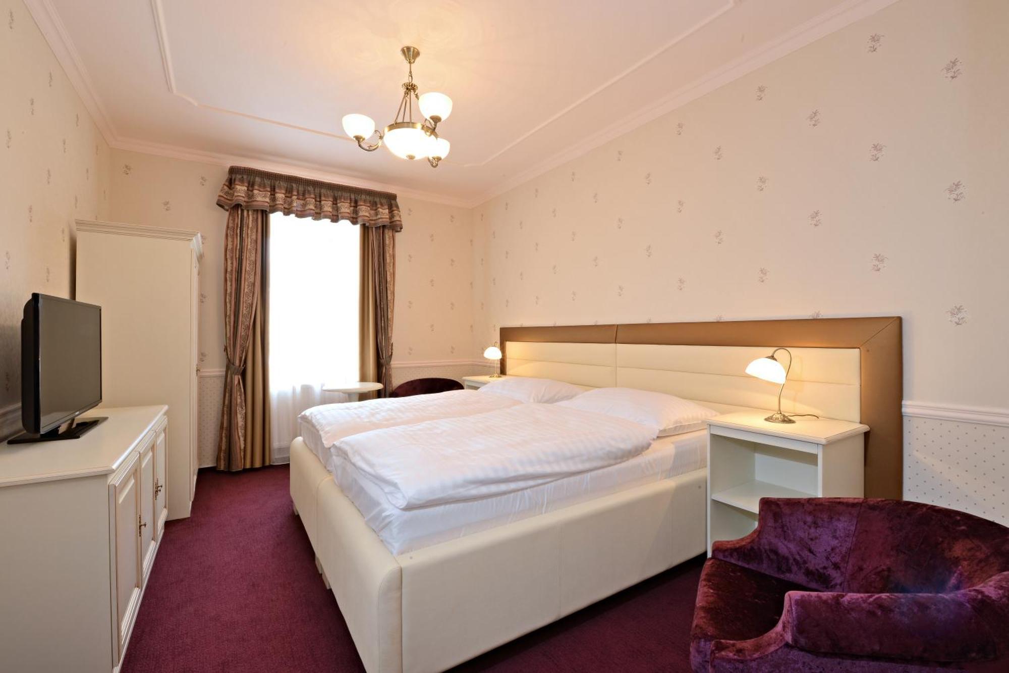 Hotel Gold Chotoviny Eksteriør billede